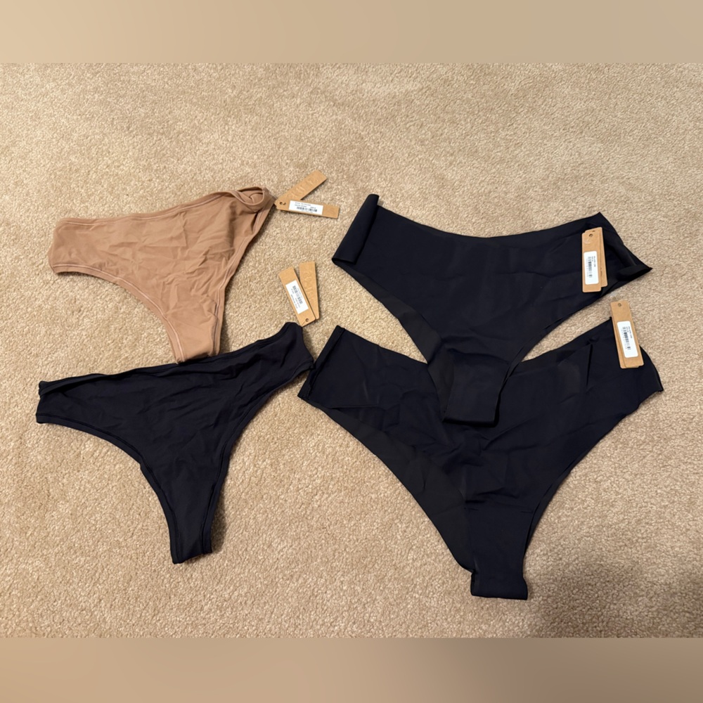 4 SKIMS Underwear NWT